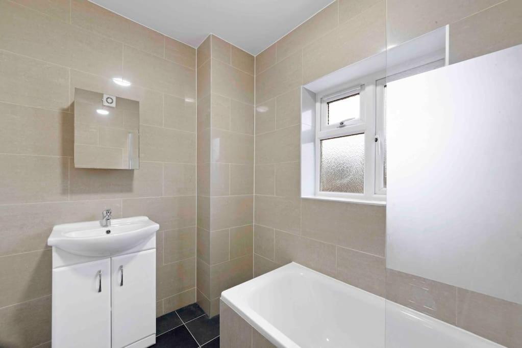 Appartamento New 1 Bed Westfield/ Chiswick/ Hammersmith