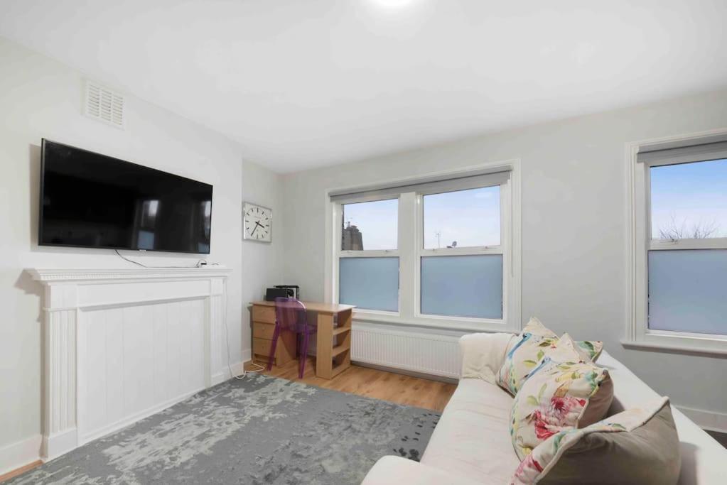 Appartamento New 1 Bed Westfield/ Chiswick/ Hammersmith