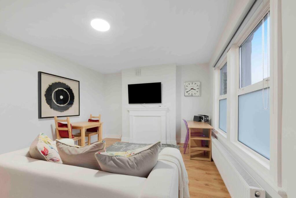 New 1 Bed Westfield/ Chiswick/ Hammersmith Appartamento